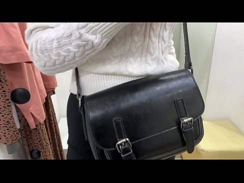 ❤️ Javna masturbacija mlade kujice FeralBerry s dildom u sobi za mjerenje ❌ Porno vk kod nas ️❤